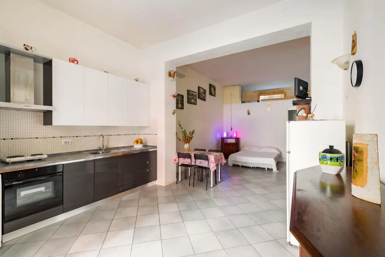 Essenza Holiday House - Florence - By Host4U Apartmán